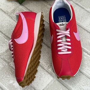 Nike Women's Red and Pink Sneakers